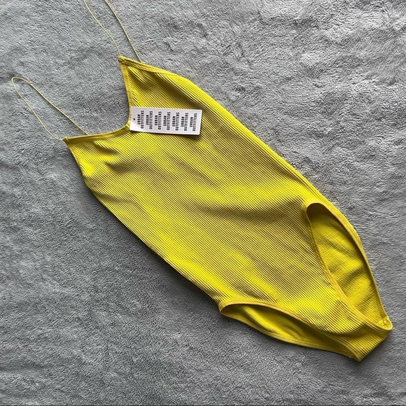 NWT Urban Outfitters Seamless Ribbed Bungee Bodysuit Chartreuse Small Sz S - Picture 1 of 13